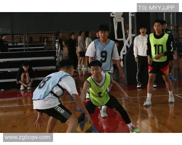 城南FC与广州富力的精彩对决引发球迷热议与期待