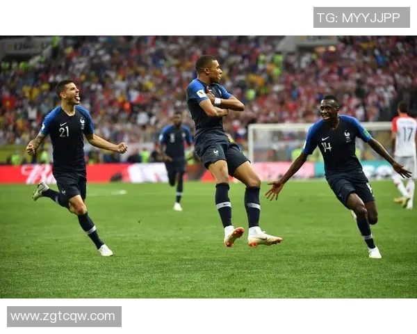 法国与秘鲁足球赛直播比分实时更新精彩回顾与分析 法国与秘鲁足球赛直播比分实时更新精彩回顾与分析