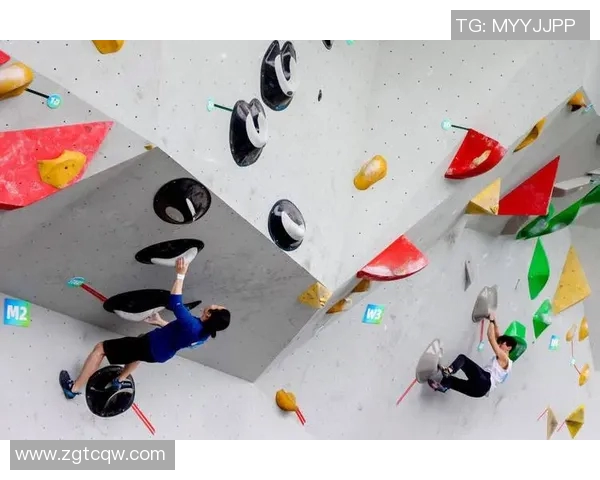 重庆攀岩队在城市马拉松中的灵活性表现引发热议与思考 重庆攀岩队在城市马拉松中的灵活性表现引发热议与思考