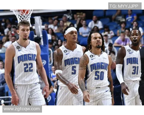 1992年公牛队与黄蜂队对决回顾:经典比赛瞬间与球星表现分析 1992年公牛队与黄蜂队对决回顾:经典比赛瞬间与球星表现分析